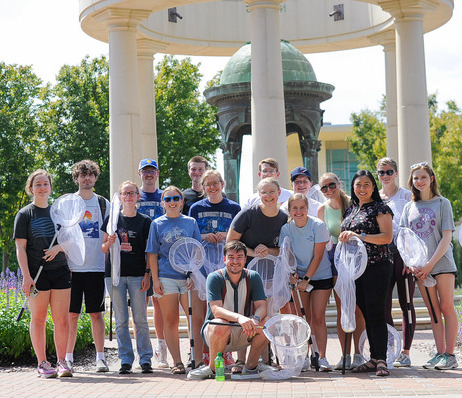 Photograph of TU zoology students on campus